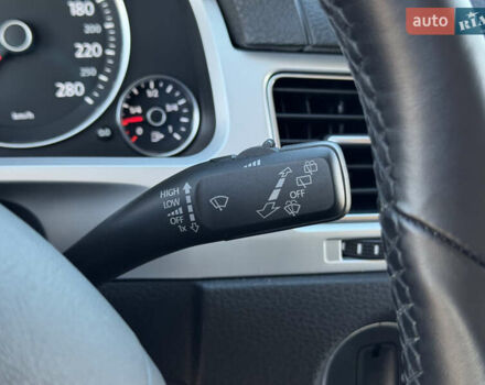 Коричневый Фольксваген Туарег, объемом двигателя 3 л и пробегом 220 тыс. км за 26500 $, фото 41 на Automoto.ua