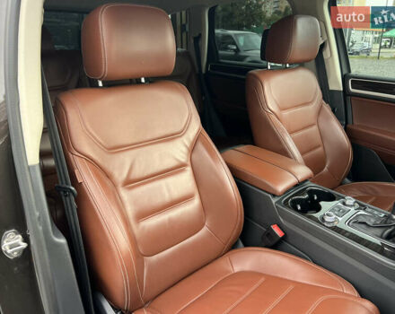 Коричневый Фольксваген Туарег, объемом двигателя 3 л и пробегом 220 тыс. км за 29800 $, фото 47 на Automoto.ua