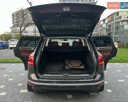 Коричневый Фольксваген Туарег, объемом двигателя 3 л и пробегом 220 тыс. км за 29800 $, фото 61 на Automoto.ua