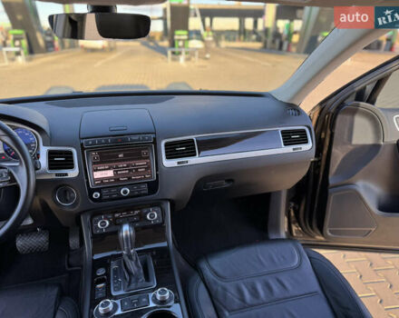 Коричневый Фольксваген Туарег, объемом двигателя 3 л и пробегом 220 тыс. км за 26500 $, фото 32 на Automoto.ua