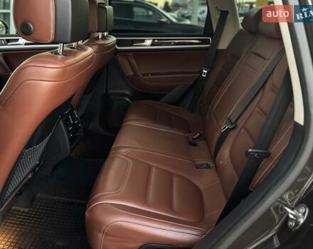 Коричневий Фольксваген Туарег, об'ємом двигуна 2.97 л та пробігом 220 тис. км за 28990 $, фото 44 на Automoto.ua