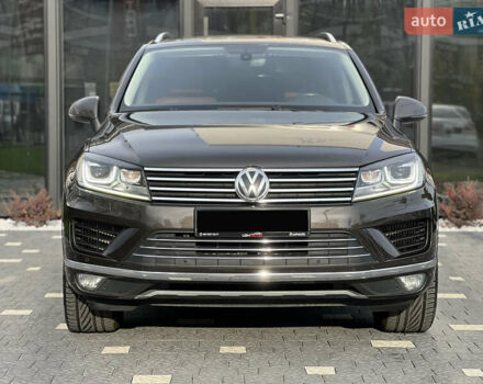 Коричневый Фольксваген Туарег, объемом двигателя 3 л и пробегом 220 тыс. км за 29800 $, фото 3 на Automoto.ua