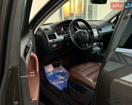 Коричневий Фольксваген Туарег, об'ємом двигуна 2.97 л та пробігом 220 тис. км за 28990 $, фото 42 на Automoto.ua