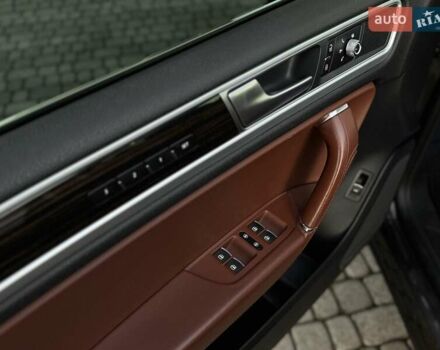 Коричневий Фольксваген Туарег, об'ємом двигуна 2.97 л та пробігом 220 тис. км за 28990 $, фото 40 на Automoto.ua