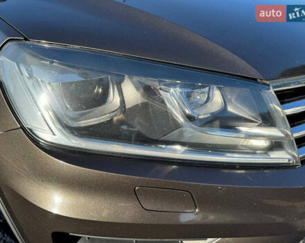 Коричневий Фольксваген Туарег, об'ємом двигуна 2.97 л та пробігом 256 тис. км за 26000 $, фото 16 на Automoto.ua