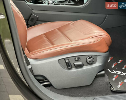 Коричневый Фольксваген Туарег, объемом двигателя 3 л и пробегом 220 тыс. км за 29800 $, фото 46 на Automoto.ua