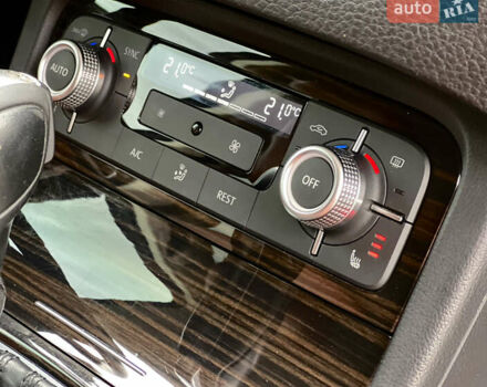 Коричневый Фольксваген Туарег, объемом двигателя 3 л и пробегом 220 тыс. км за 29800 $, фото 49 на Automoto.ua