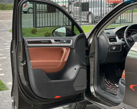 Коричневый Фольксваген Туарег, объемом двигателя 3 л и пробегом 220 тыс. км за 29800 $, фото 24 на Automoto.ua