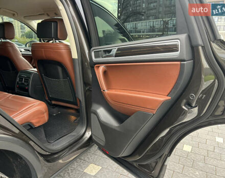 Коричневый Фольксваген Туарег, объемом двигателя 3 л и пробегом 220 тыс. км за 29800 $, фото 35 на Automoto.ua