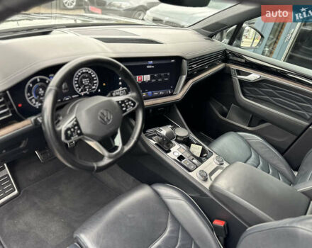 Коричневий Фольксваген Туарег, об'ємом двигуна 3 л та пробігом 106 тис. км за 55888 $, фото 16 на Automoto.ua