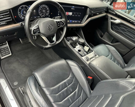 Коричневий Фольксваген Туарег, об'ємом двигуна 3 л та пробігом 106 тис. км за 55888 $, фото 10 на Automoto.ua