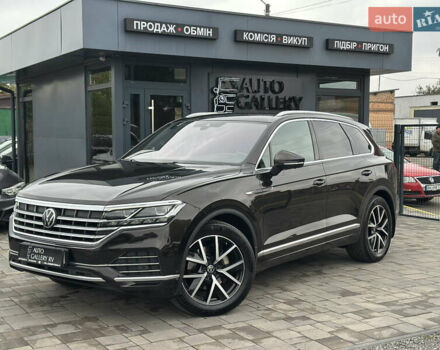 Коричневий Фольксваген Туарег, об'ємом двигуна 3 л та пробігом 106 тис. км за 55888 $, фото 1 на Automoto.ua