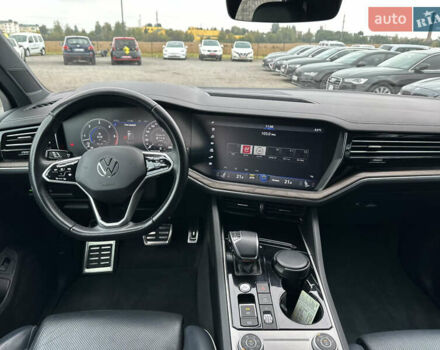 Коричневий Фольксваген Туарег, об'ємом двигуна 3 л та пробігом 106 тис. км за 55888 $, фото 18 на Automoto.ua