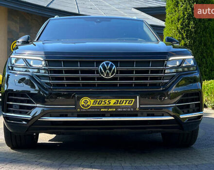 Коричневый Фольксваген Туарег, объемом двигателя 3 л и пробегом 47 тыс. км за 60999 $, фото 1 на Automoto.ua