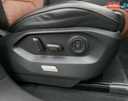 Коричневий Фольксваген Туарег, об'ємом двигуна 2.99 л та пробігом 48 тис. км за 69000 $, фото 32 на Automoto.ua