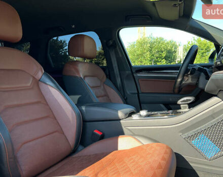 Коричневый Фольксваген Туарег, объемом двигателя 3 л и пробегом 47 тыс. км за 60999 $, фото 23 на Automoto.ua