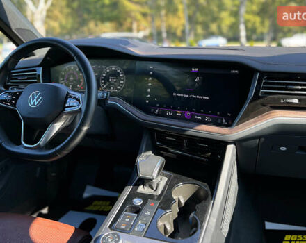 Коричневый Фольксваген Туарег, объемом двигателя 3 л и пробегом 47 тыс. км за 60999 $, фото 22 на Automoto.ua