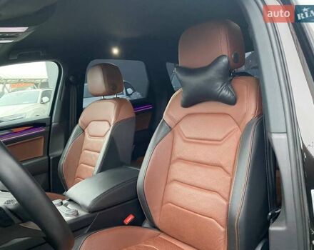 Коричневий Фольксваген Туарег, об'ємом двигуна 2.99 л та пробігом 48 тис. км за 69000 $, фото 23 на Automoto.ua