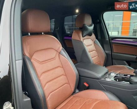 Коричневий Фольксваген Туарег, об'ємом двигуна 2.99 л та пробігом 48 тис. км за 69000 $, фото 31 на Automoto.ua