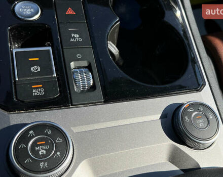 Коричневый Фольксваген Туарег, объемом двигателя 3 л и пробегом 47 тыс. км за 60999 $, фото 13 на Automoto.ua