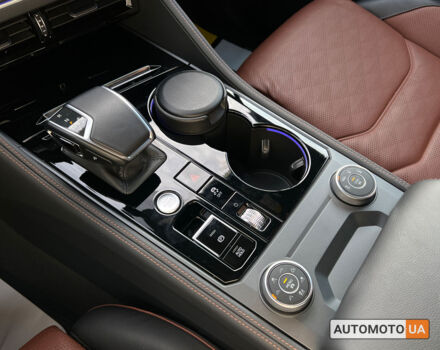 Коричневый Фольксваген Туарег, объемом двигателя 3 л и пробегом 10 тыс. км за 83600 $, фото 28 на Automoto.ua