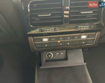 Коричневый Фольксваген Туарег, объемом двигателя 2.97 л и пробегом 76 тыс. км за 75077 $, фото 6 на Automoto.ua