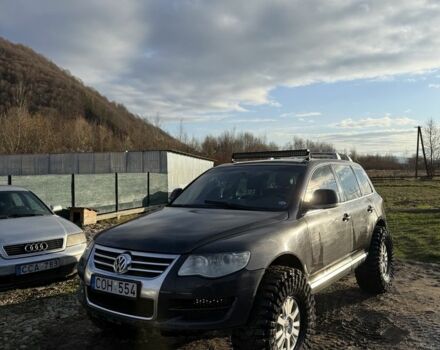 Коричневый Фольксваген Туарег, объемом двигателя 0 л и пробегом 280 тыс. км за 7300 $, фото 1 на Automoto.ua