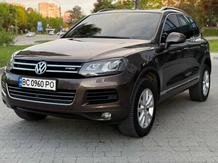 Фольксваген Туарег 2011 у Новояворівськ на Automoto.ua Коричневий Фольксваген Туарег, об'ємом двигуна 3 л та пробігом 268 тис. км за 14100 $, фото 1 на Automoto.ua