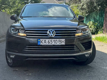 Коричневый Фольксваген Туарег, объемом двигателя 3 л и пробегом 135 тыс. км за 25100 $, фото 1 на Automoto.ua