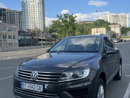 Коричневий Фольксваген Туарег, об'ємом двигуна 3 л та пробігом 257 тис. км за 28900 $, фото 1 на Automoto.ua
