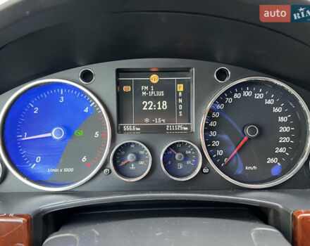 Красный Фольксваген Туарег, объемом двигателя 2.5 л и пробегом 252 тыс. км за 3600 $, фото 23 на Automoto.ua