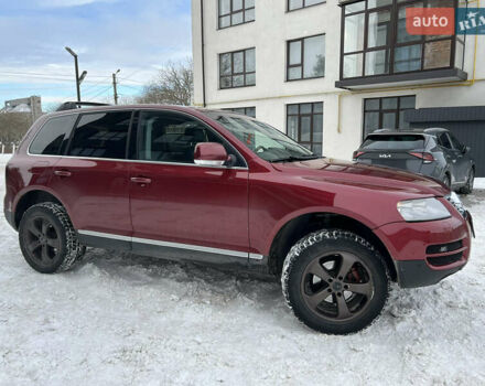 Красный Фольксваген Туарег, объемом двигателя 2.5 л и пробегом 252 тыс. км за 3600 $, фото 1 на Automoto.ua