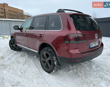 Красный Фольксваген Туарег, объемом двигателя 2.5 л и пробегом 252 тыс. км за 3600 $, фото 7 на Automoto.ua