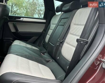 Красный Фольксваген Туарег, объемом двигателя 3.6 л и пробегом 189 тыс. км за 22649 $, фото 18 на Automoto.ua