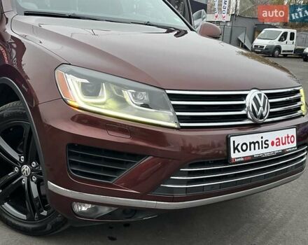 Красный Фольксваген Туарег, объемом двигателя 3.6 л и пробегом 189 тыс. км за 22649 $, фото 4 на Automoto.ua