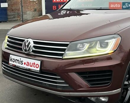 Красный Фольксваген Туарег, объемом двигателя 3.6 л и пробегом 189 тыс. км за 22649 $, фото 3 на Automoto.ua