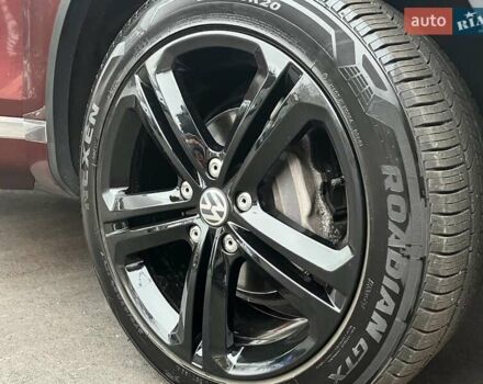 Красный Фольксваген Туарег, объемом двигателя 3.6 л и пробегом 189 тыс. км за 22649 $, фото 48 на Automoto.ua