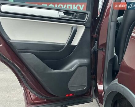 Красный Фольксваген Туарег, объемом двигателя 3.6 л и пробегом 189 тыс. км за 22649 $, фото 19 на Automoto.ua