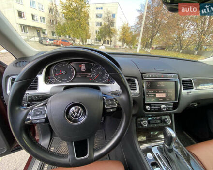 Красный Фольксваген Туарег, объемом двигателя 3.6 л и пробегом 127 тыс. км за 21500 $, фото 28 на Automoto.ua