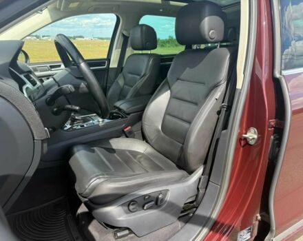 Красный Фольксваген Туарег, объемом двигателя 3.6 л и пробегом 51 тыс. км за 6200 $, фото 9 на Automoto.ua