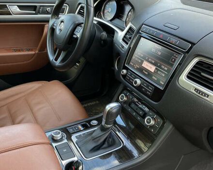 Красный Фольксваген Туарег, объемом двигателя 3.6 л и пробегом 127 тыс. км за 21500 $, фото 51 на Automoto.ua