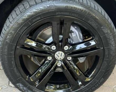 Красный Фольксваген Туарег, объемом двигателя 3.6 л и пробегом 75 тыс. км за 15000 $, фото 4 на Automoto.ua