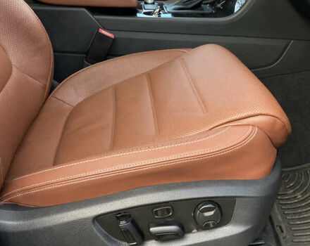 Красный Фольксваген Туарег, объемом двигателя 3.6 л и пробегом 127 тыс. км за 21500 $, фото 52 на Automoto.ua