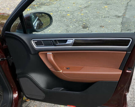 Красный Фольксваген Туарег, объемом двигателя 3.6 л и пробегом 127 тыс. км за 21500 $, фото 53 на Automoto.ua