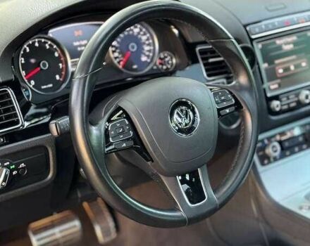 Красный Фольксваген Туарег, объемом двигателя 3.6 л и пробегом 75 тыс. км за 15000 $, фото 6 на Automoto.ua