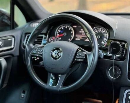 Красный Фольксваген Туарег, объемом двигателя 3.6 л и пробегом 75 тыс. км за 15000 $, фото 9 на Automoto.ua