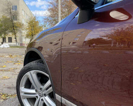 Красный Фольксваген Туарег, объемом двигателя 3.6 л и пробегом 127 тыс. км за 21500 $, фото 23 на Automoto.ua