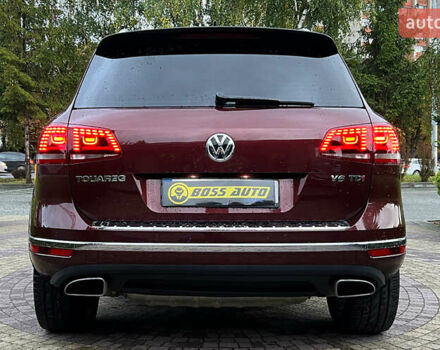 Красный Фольксваген Туарег, объемом двигателя 2.97 л и пробегом 191 тыс. км за 40500 $, фото 5 на Automoto.ua