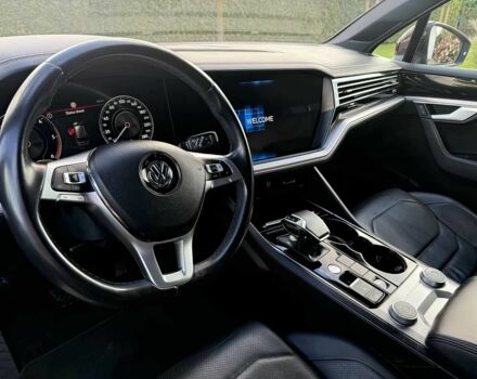 Красный Фольксваген Туарег, объемом двигателя 3 л и пробегом 40 тыс. км за 7800 $, фото 7 на Automoto.ua