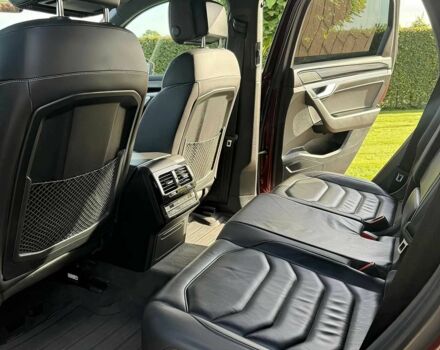 Красный Фольксваген Туарег, объемом двигателя 3 л и пробегом 40 тыс. км за 7800 $, фото 9 на Automoto.ua